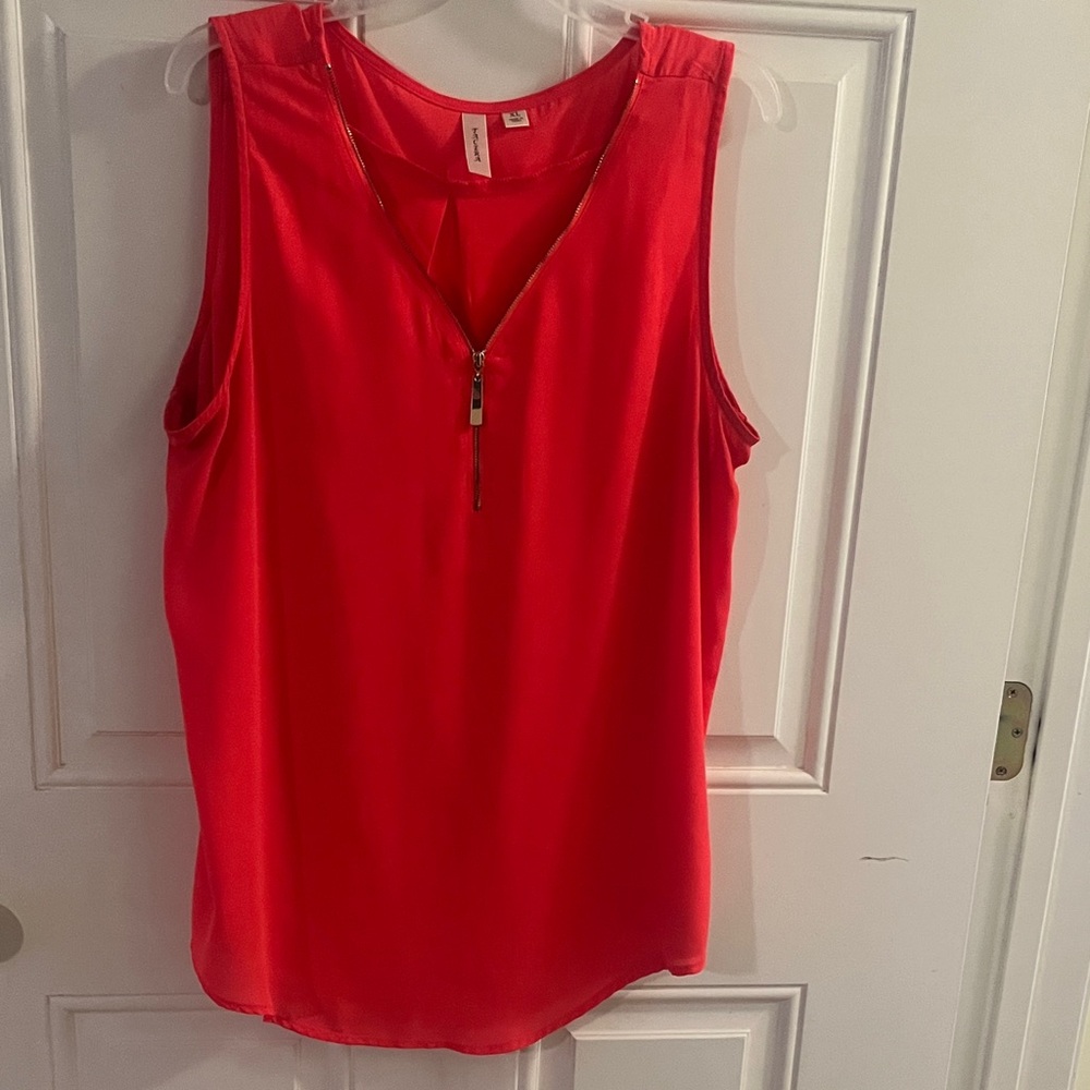 Tacera Scarlet Zip-Detail Tank Top